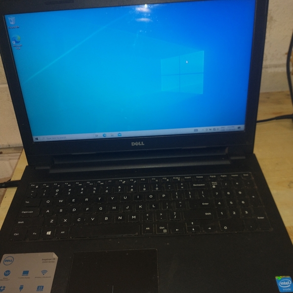 Laptop - Picture 3 of 3